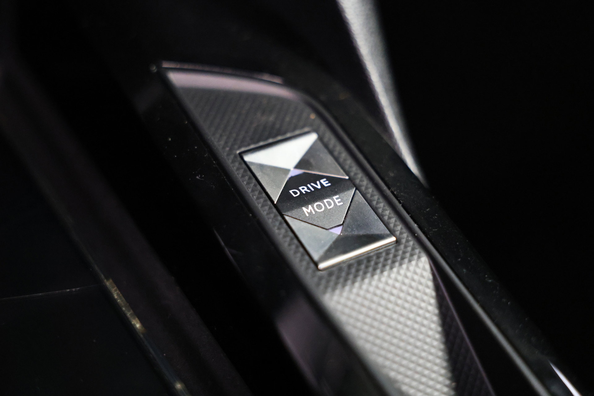 DS Crossback E-Tense PERFORMANCE AVM VIRTUAL NAVI HEADUP CLIMA STOELVW PARKASS. "20 - foto 34
