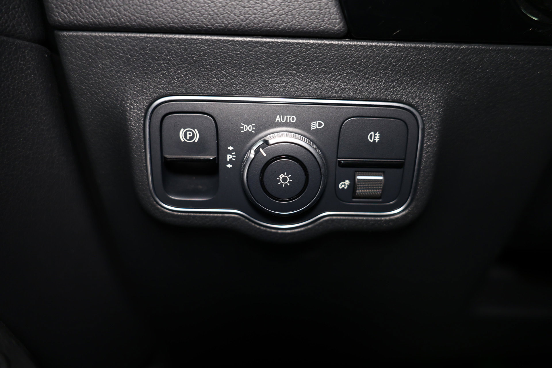 Mercedes-Benz 250 e AMG Line AVM CARPLAY NAVI CLIMA PDC CRUISE CAMERA SFEER THAAK '22 - foto 15