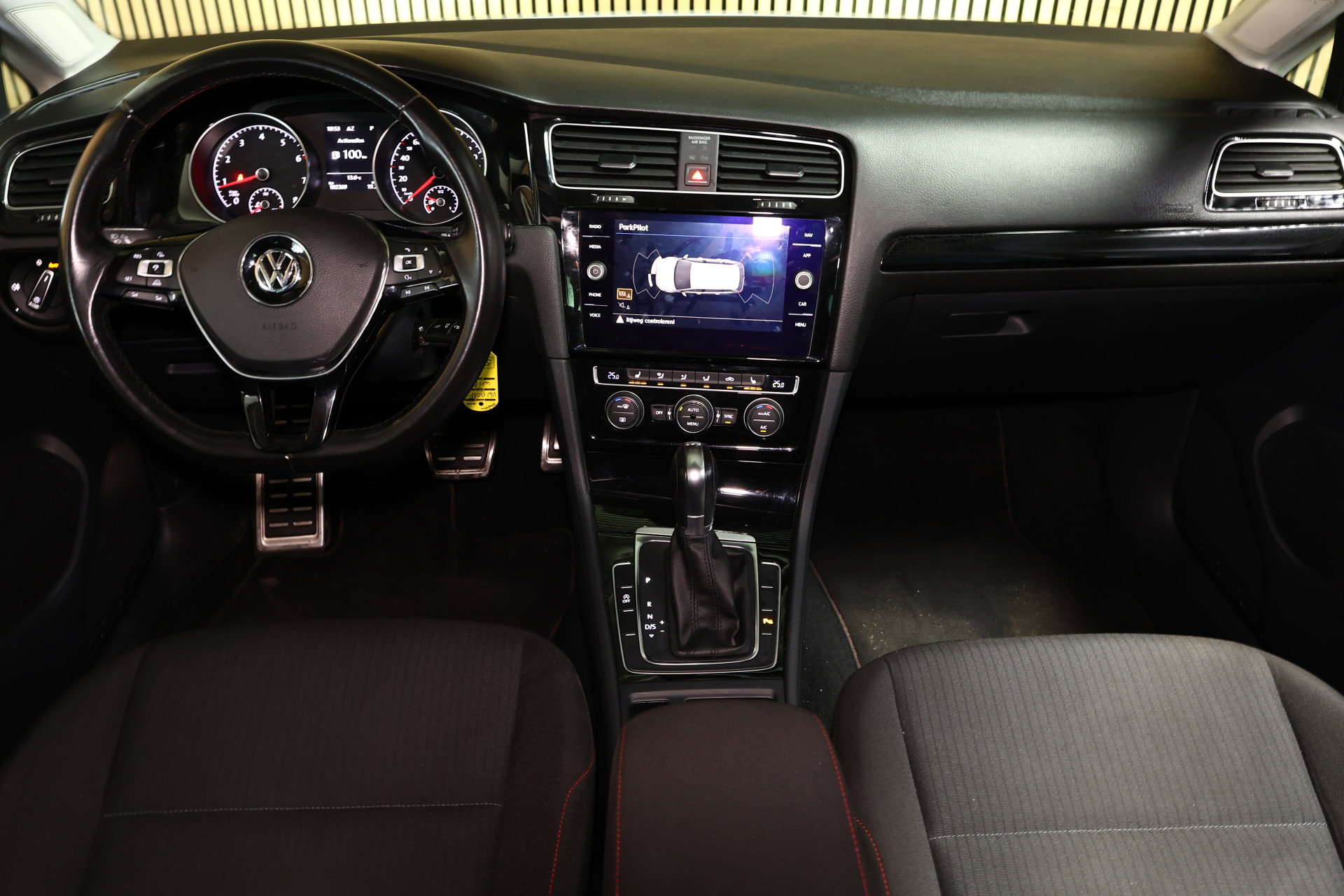 Volkswagen Variant 1.4 TSI Highline AUTOMAAT PANORAMADAK NAVI CARPLAY STOELVW "17 - foto 2