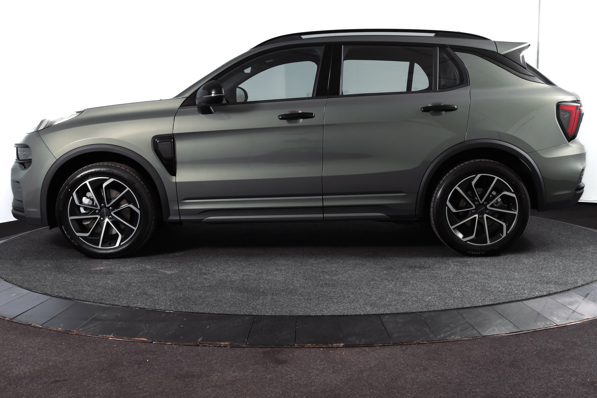 Lynk & Co - 01