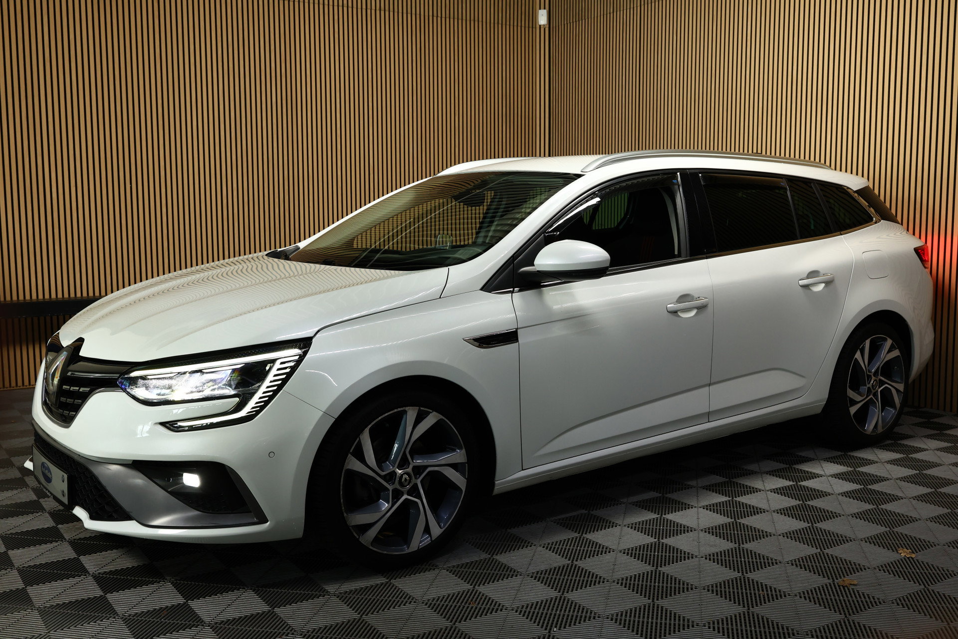 Renault Estate 1.6 Plug-In Hybrid 160 RS Line BOSE CARPLAY PDC CAMERA "21 - foto 8