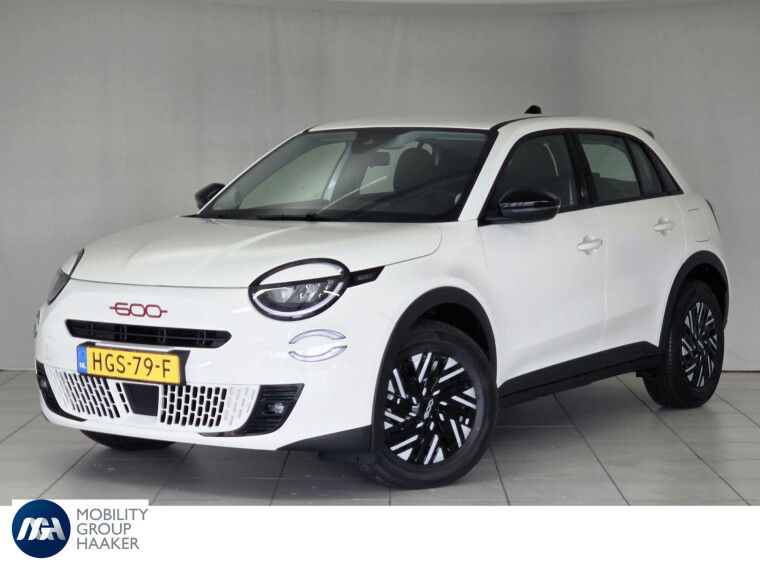 Foto van Fiat 600E RED 54 kWh