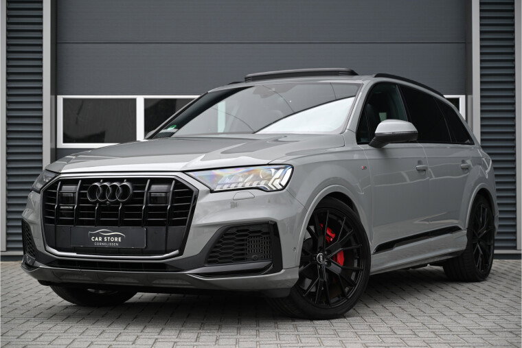 Foto van Audi Q7 55 TFSI e QUATTRO / PANO / LED MATRIX / 360 CAMERA / MEMORY / ACC / SFEERVERLICHTING / TREKHAAK / NARDO GREY / NL AUTO