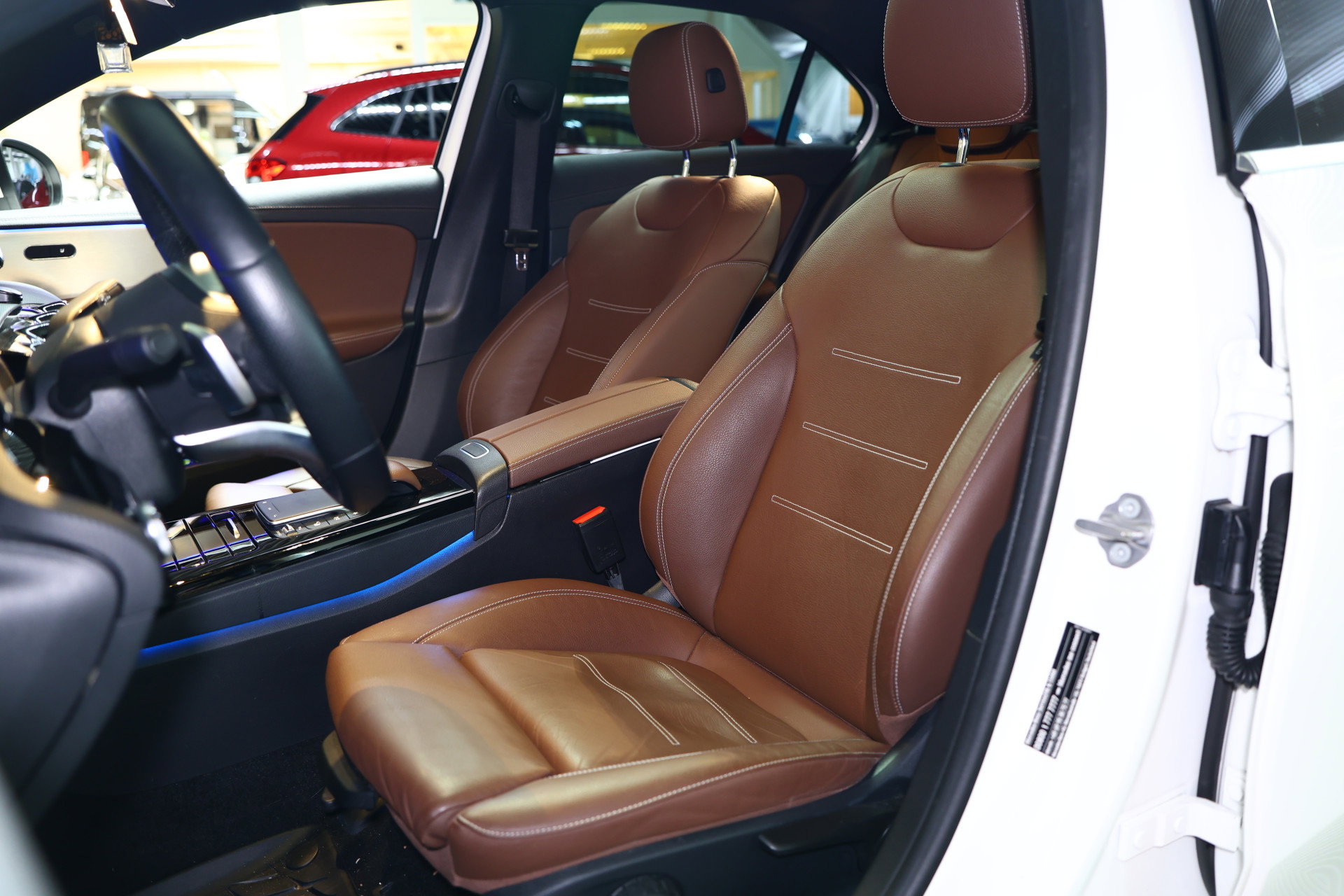 Mercedes-Benz 250e AMG AMBIENTE PANODAK NAVI AUTOM CRUISE PDC CAM SFEER '20 - foto 41