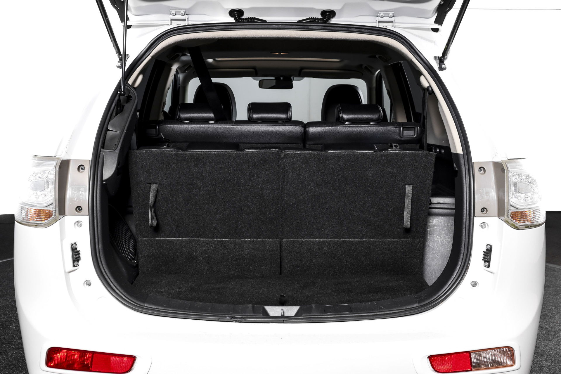 Mitsubishi - Outlander