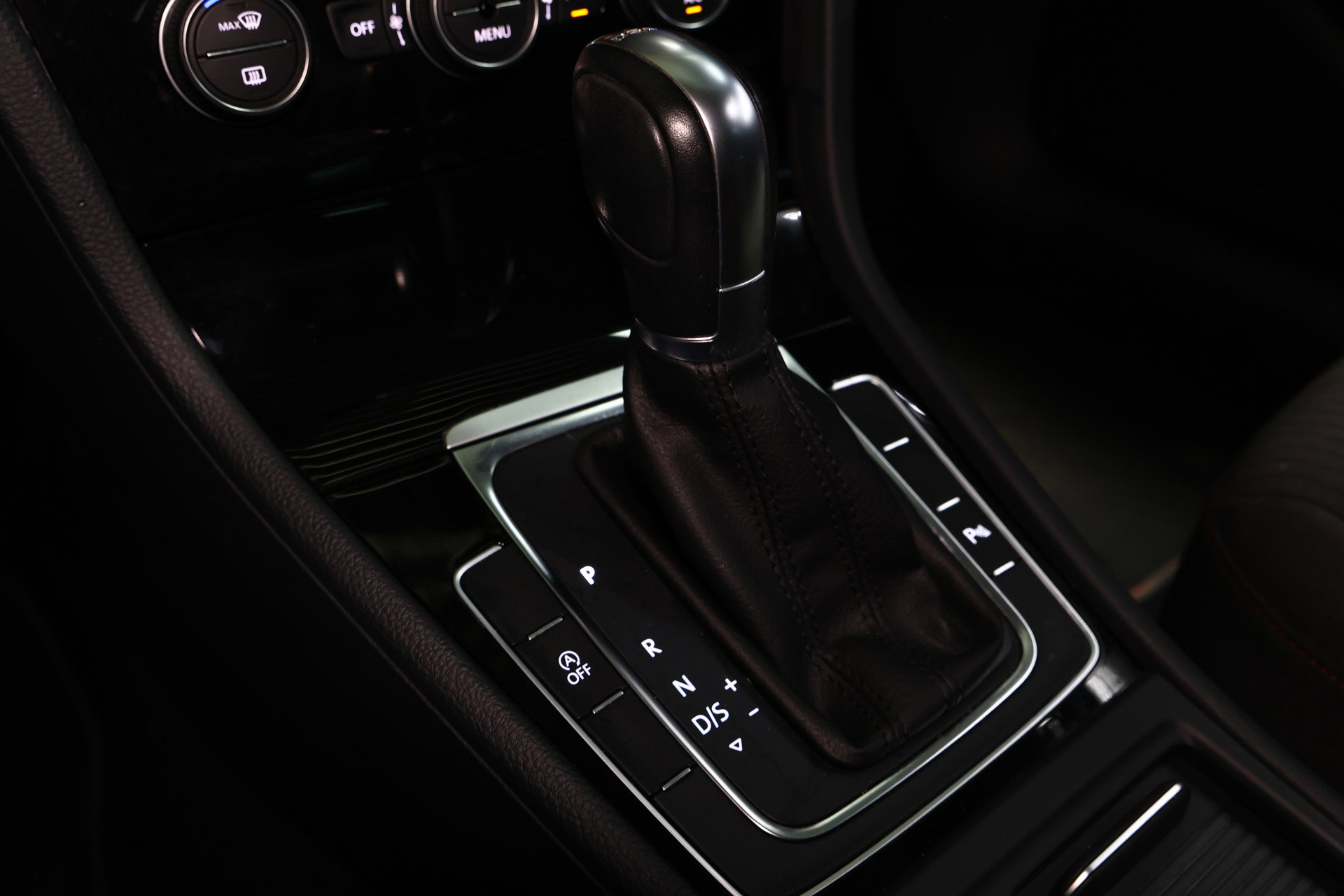 Volkswagen Variant 1.4 TSI Highline AUTOMAAT PANORAMADAK NAVI CARPLAY STOELVW "17 - foto 30