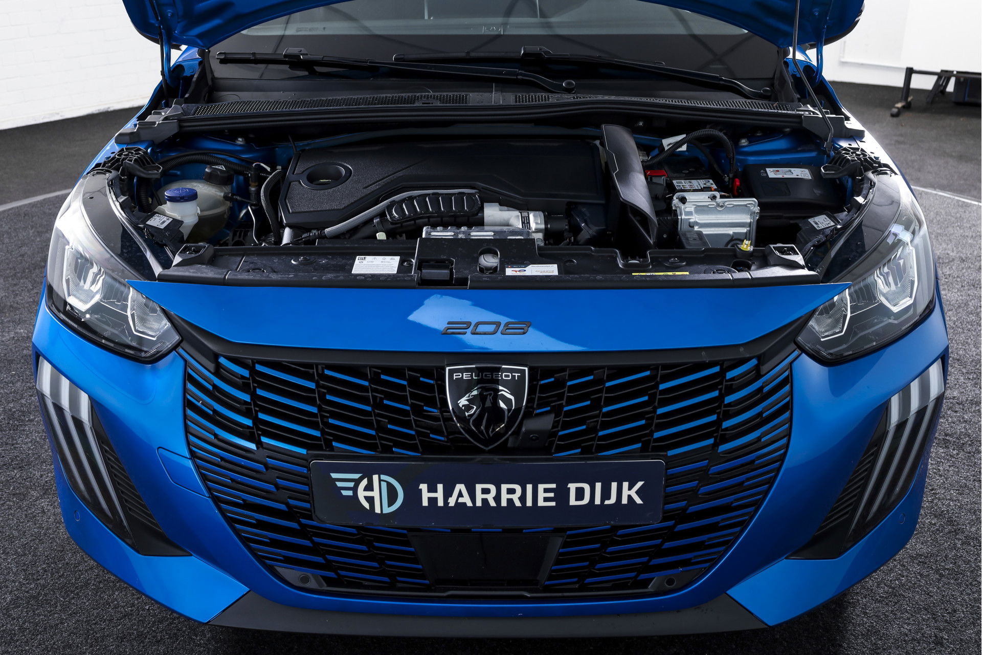 Peugeot - 208