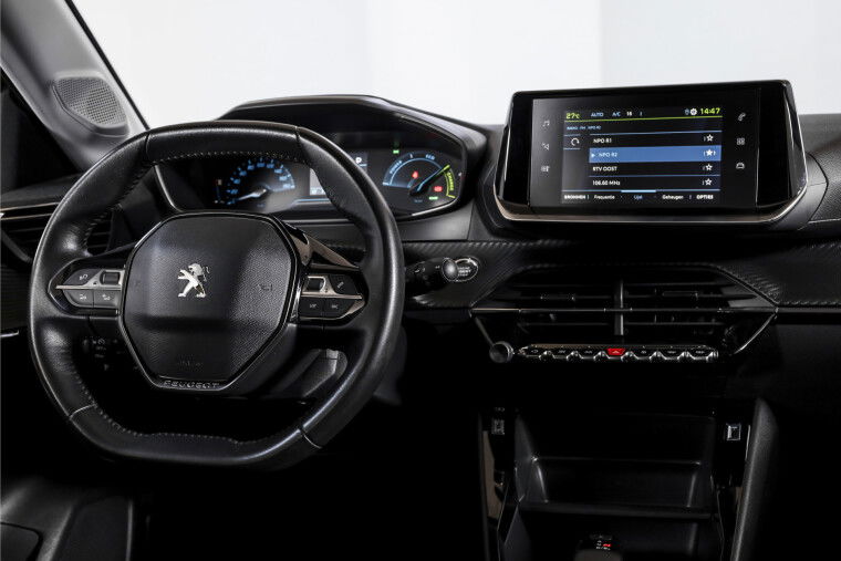 Peugeot - e-208