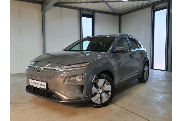 Hyundai Kona EV COMFORT Premium 64 kWh navigatie camera led ex BTW