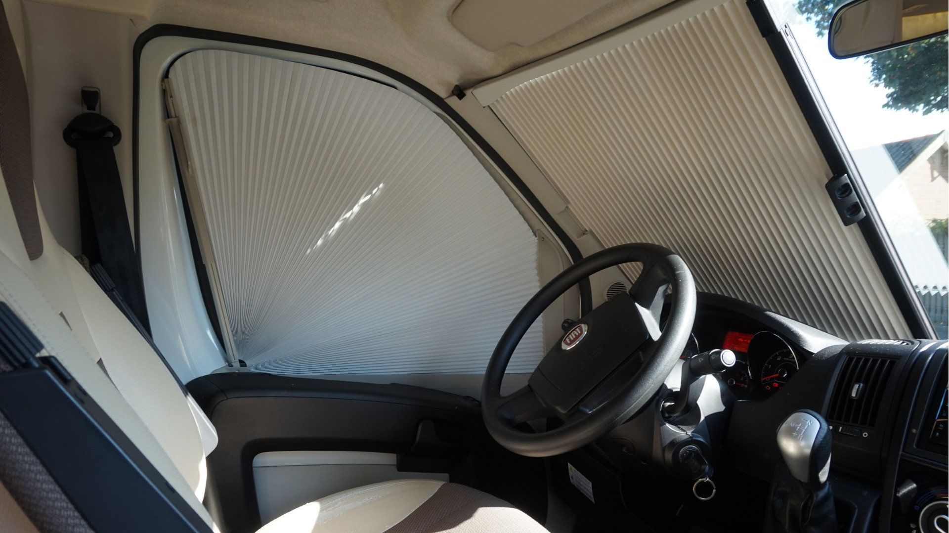 Adria CORAL S 670SL Automaat 150pk Airco Luchtvering Lengtebedden 5 zitplaatsen - foto 13