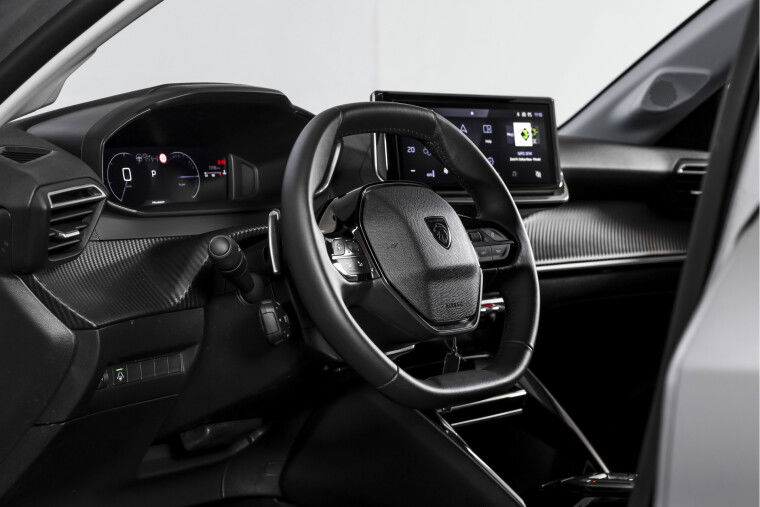 Peugeot - 208