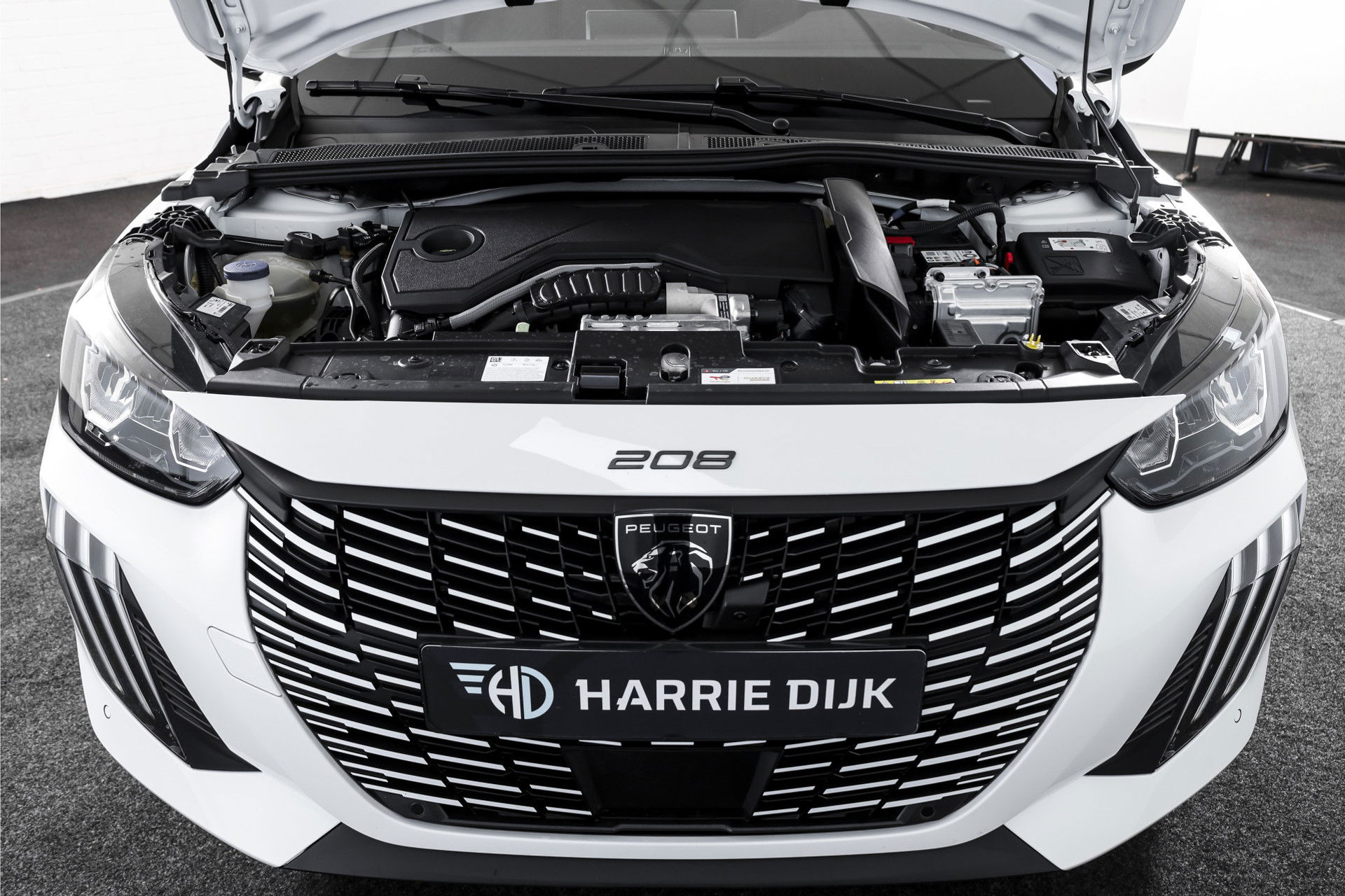 Peugeot - 208