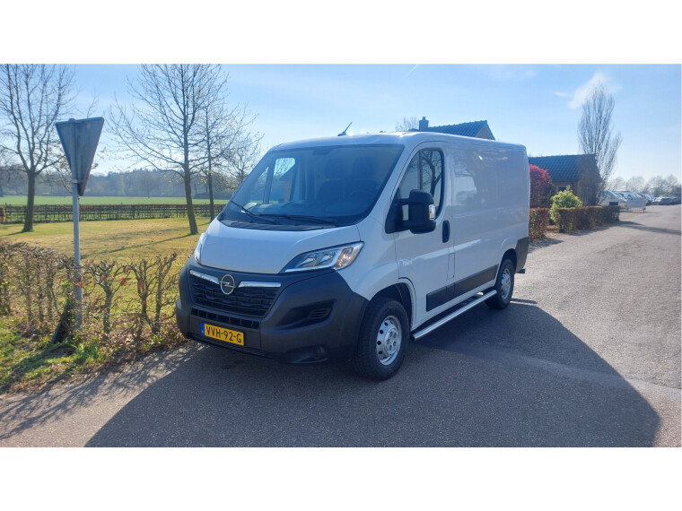 Foto van Opel Movano 2.2D 120 L1H1 3.3t