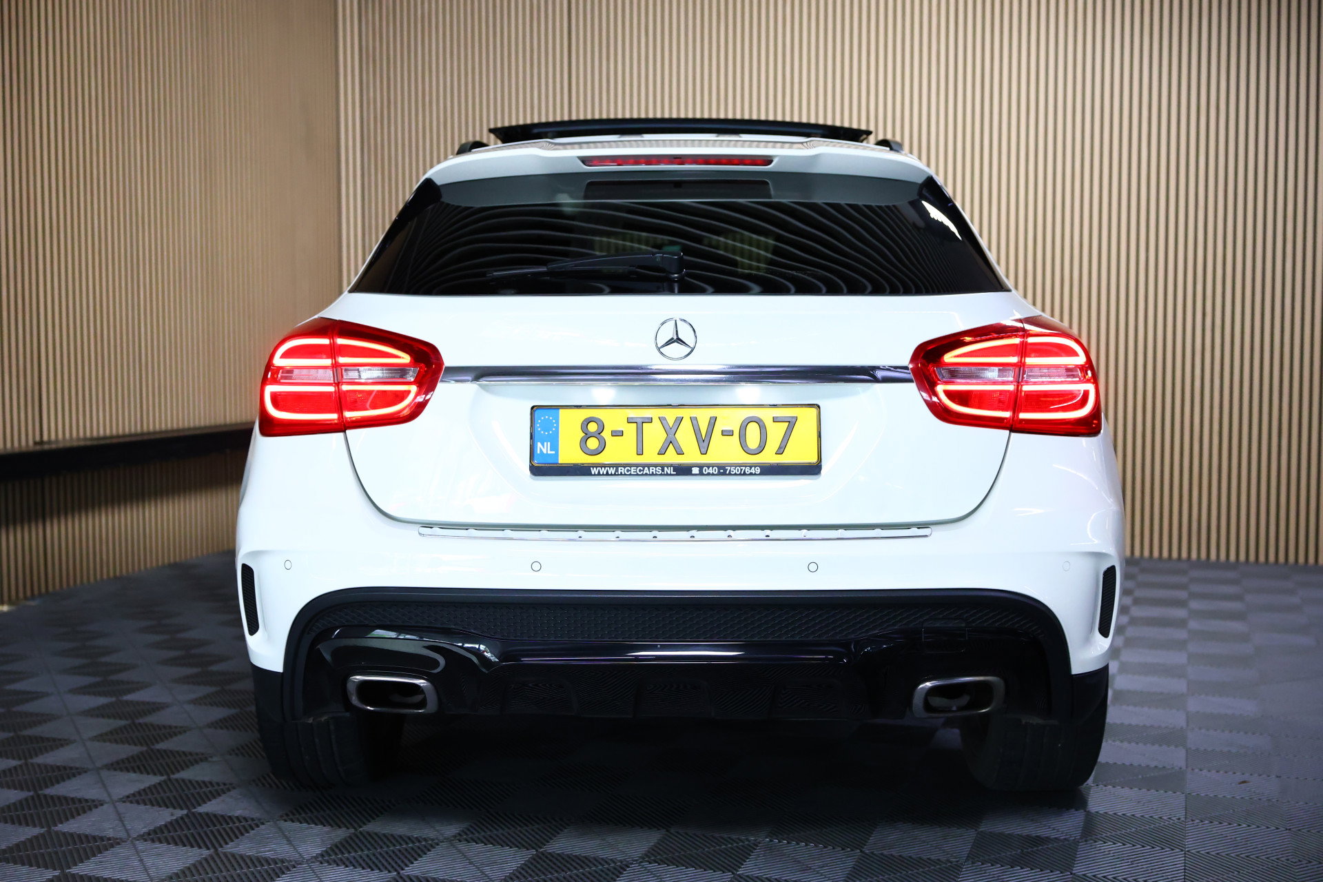 Mercedes-Benz 200 AMG Prestige PANODAK NAVI CLIMA CRUISE BT KEYLESS `14 - foto 8