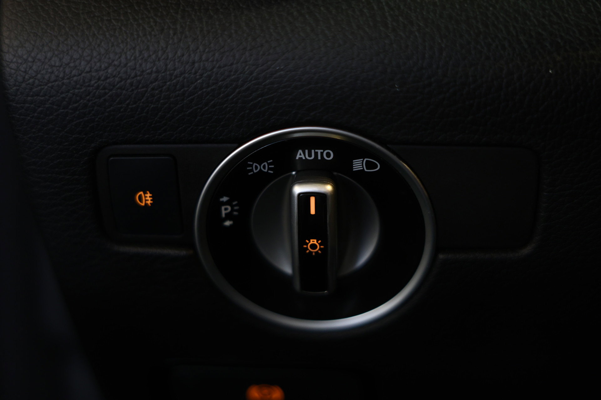 Mercedes-Benz 250 AMG AUT NAVI PANO AIRSCARF STOELVW ECC "11 - foto 16