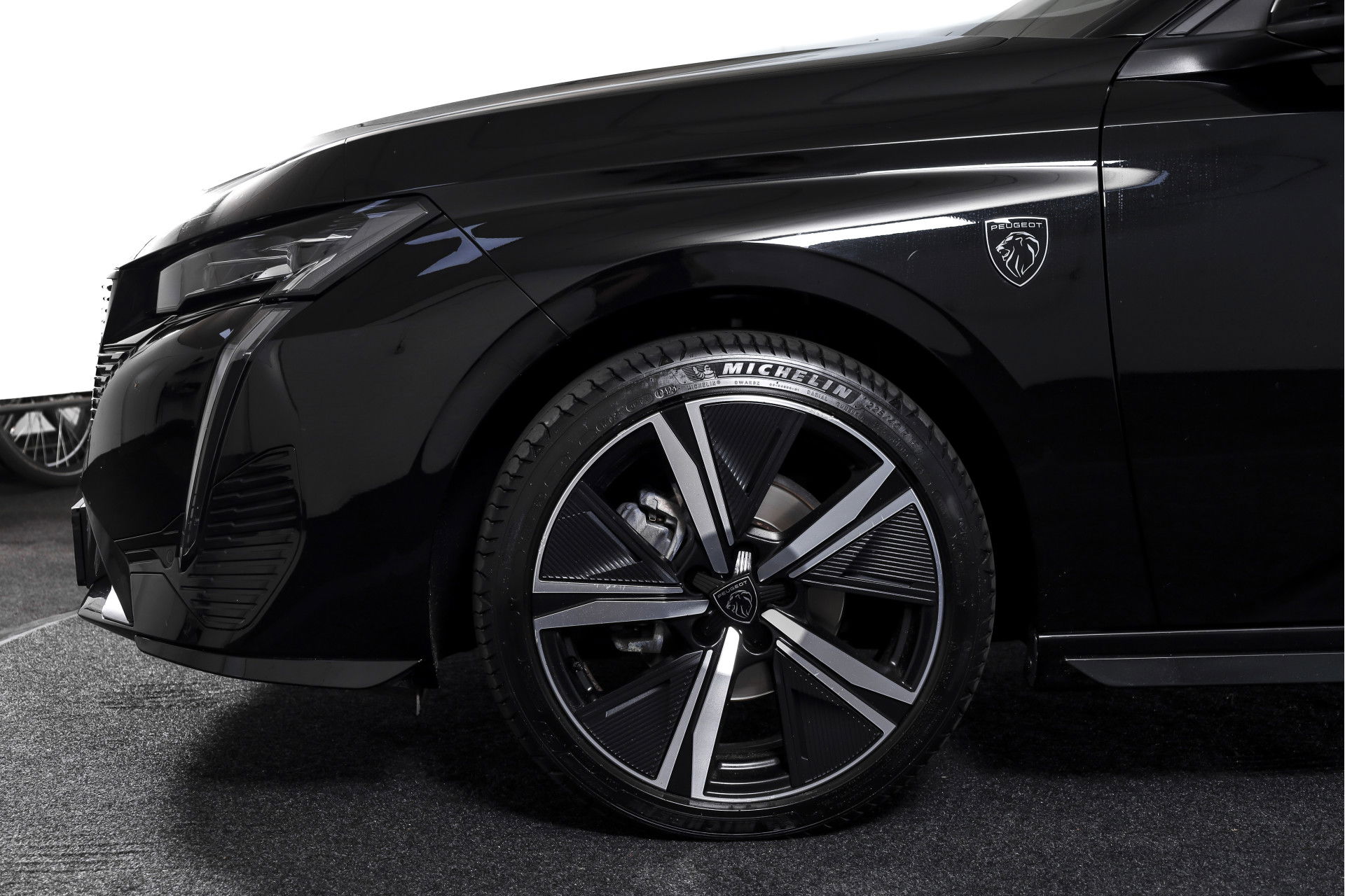Peugeot - 308