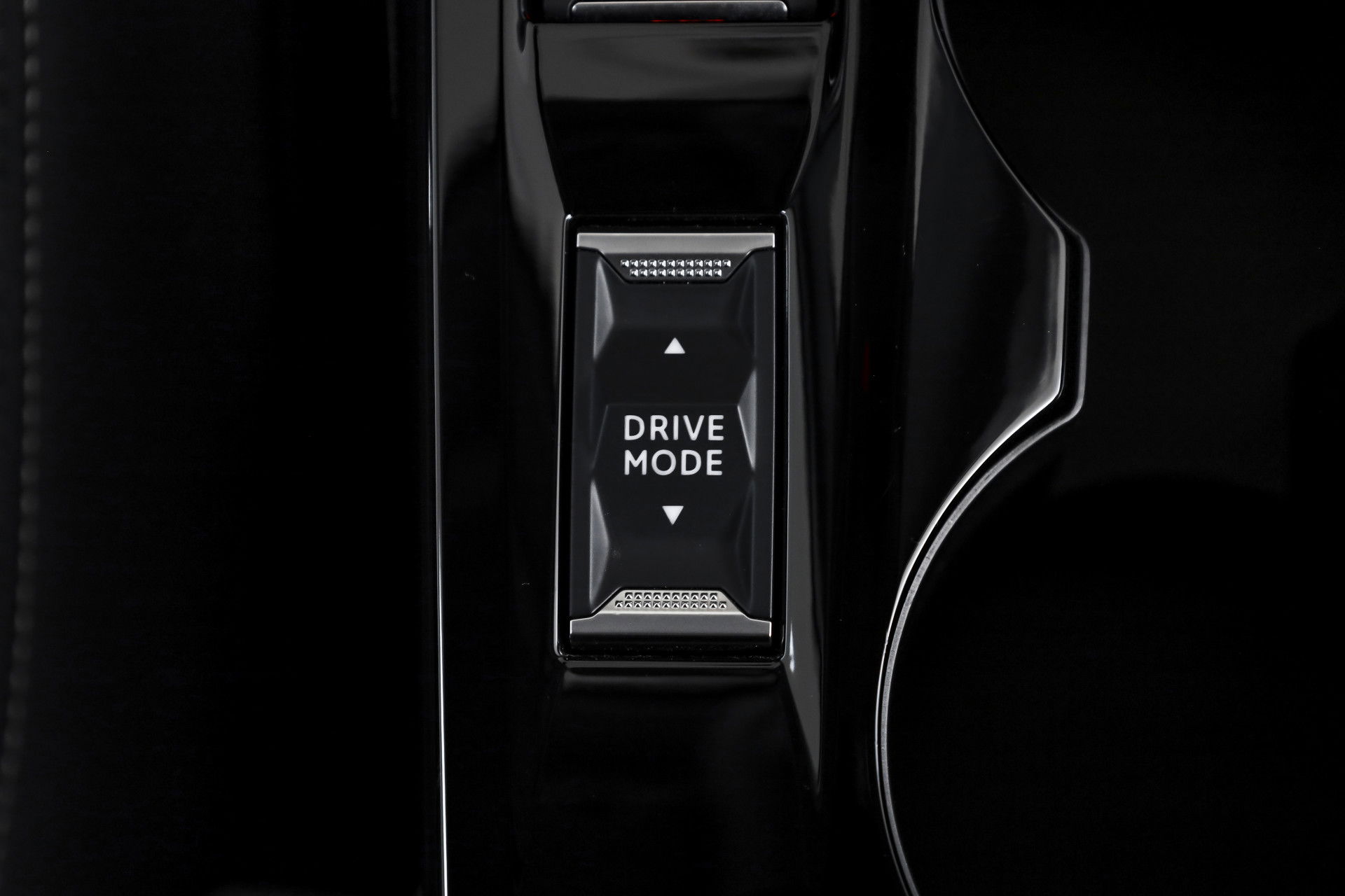 Peugeot - 208