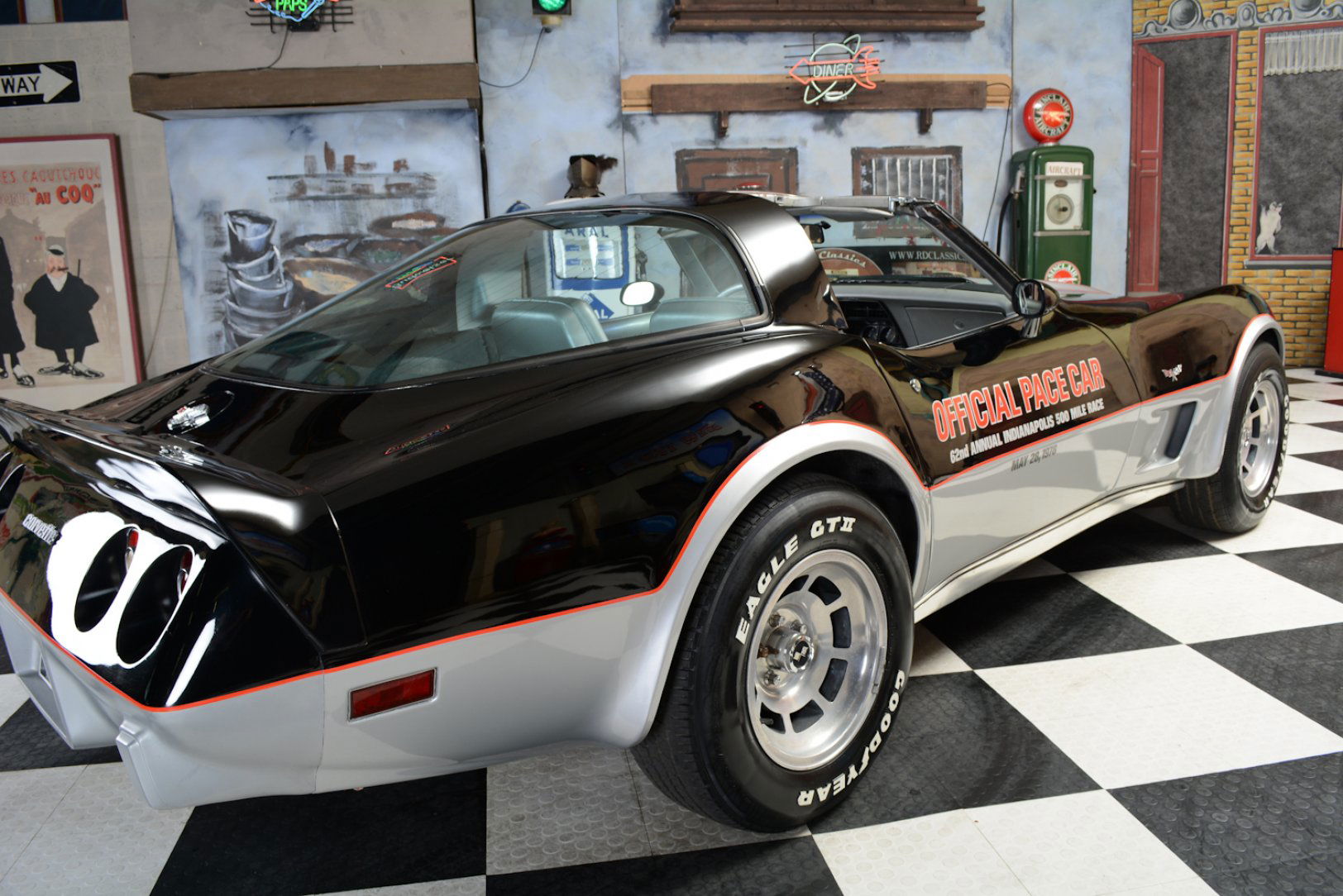 Chevrolet Corvette C3 Official Pace car RD Classics