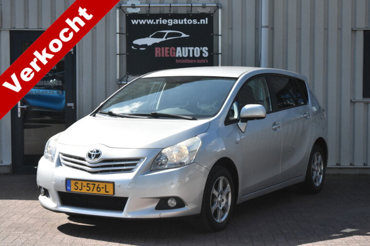 Foto van Toyota Verso 1.8 VVT-i Aspiration – 2012 | 7-Persoons | Climate Control | Trekhaak | Leuke auto