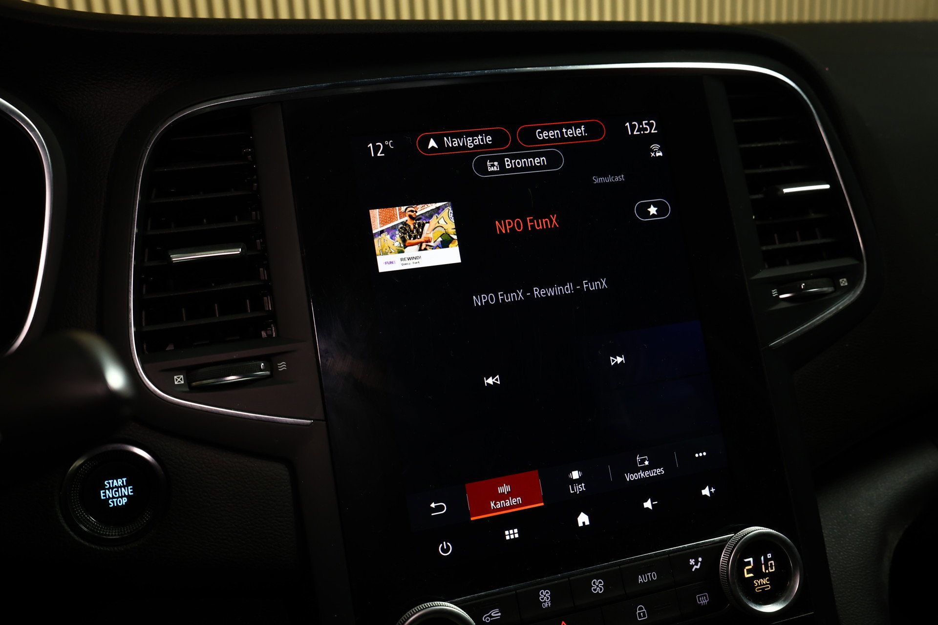 Renault Estate 1.6 Plug-In Hybrid 160 RS Line BOSE CARPLAY PDC CAMERA "21 - foto 19