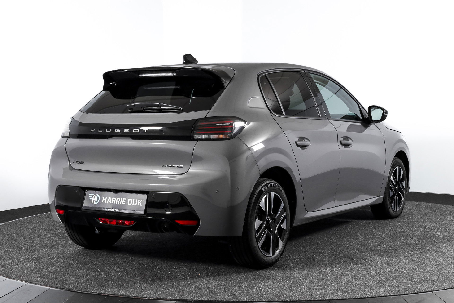 Peugeot - 208