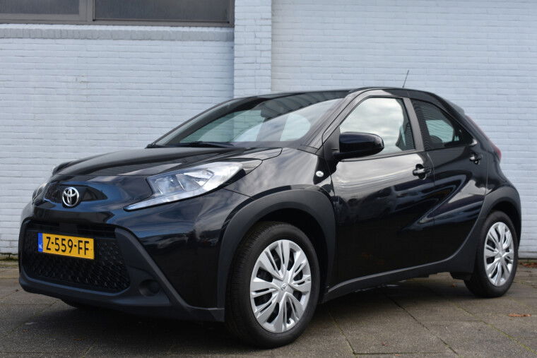 Foto van Toyota Aygo X 1.0 VVT-i MT Play 72pk