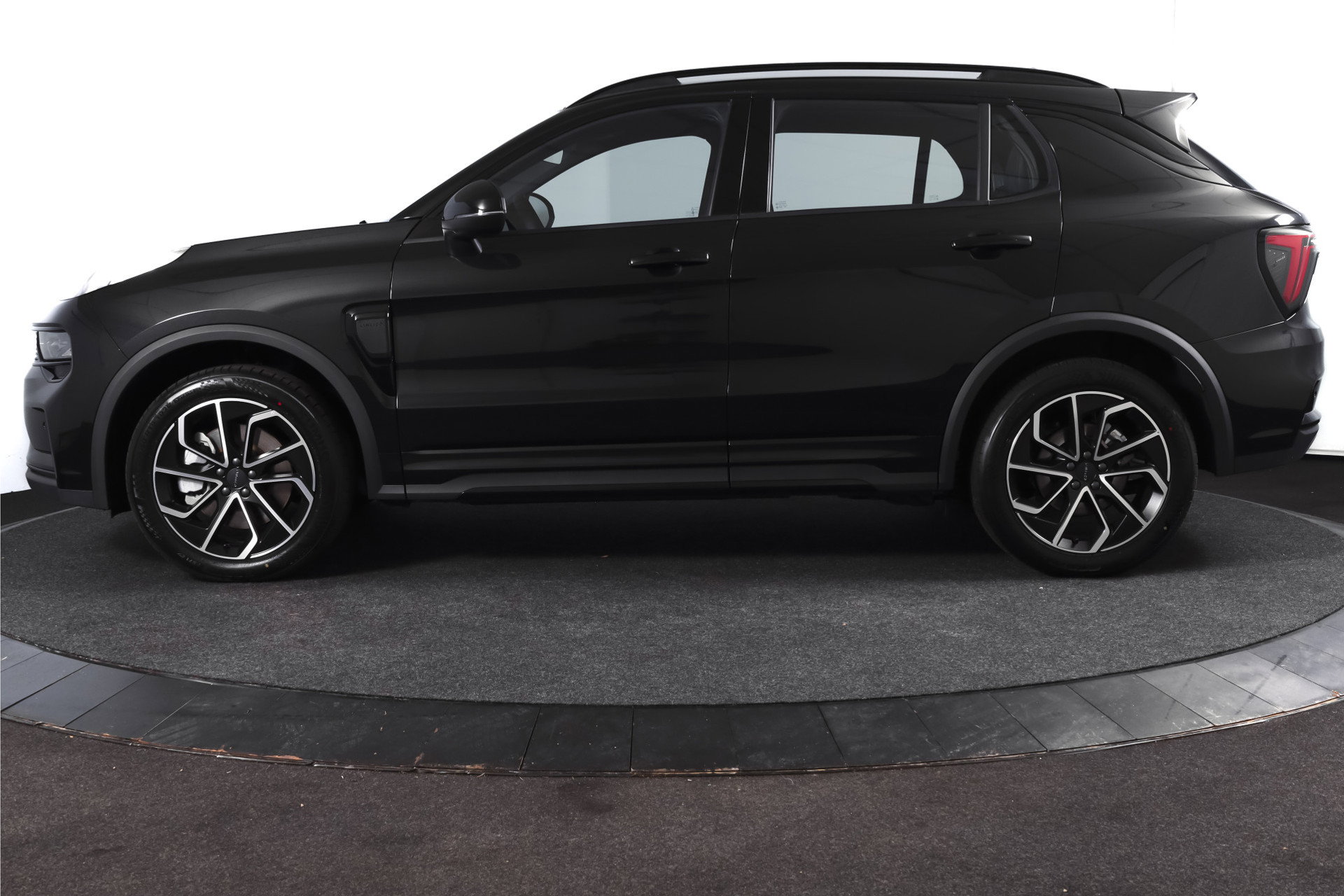 Lynk & Co - 01
