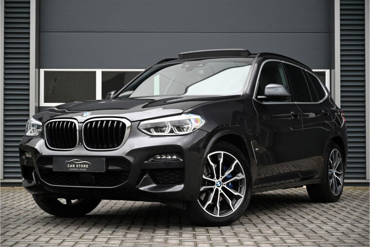 Foto van BMW X3 xDrive30e M-SPORT / PANO / HARMAN KARDON / LEDER / MEMORY / HUD / PARFUM / TREKHAAK / DEALERONDERHOUDEN