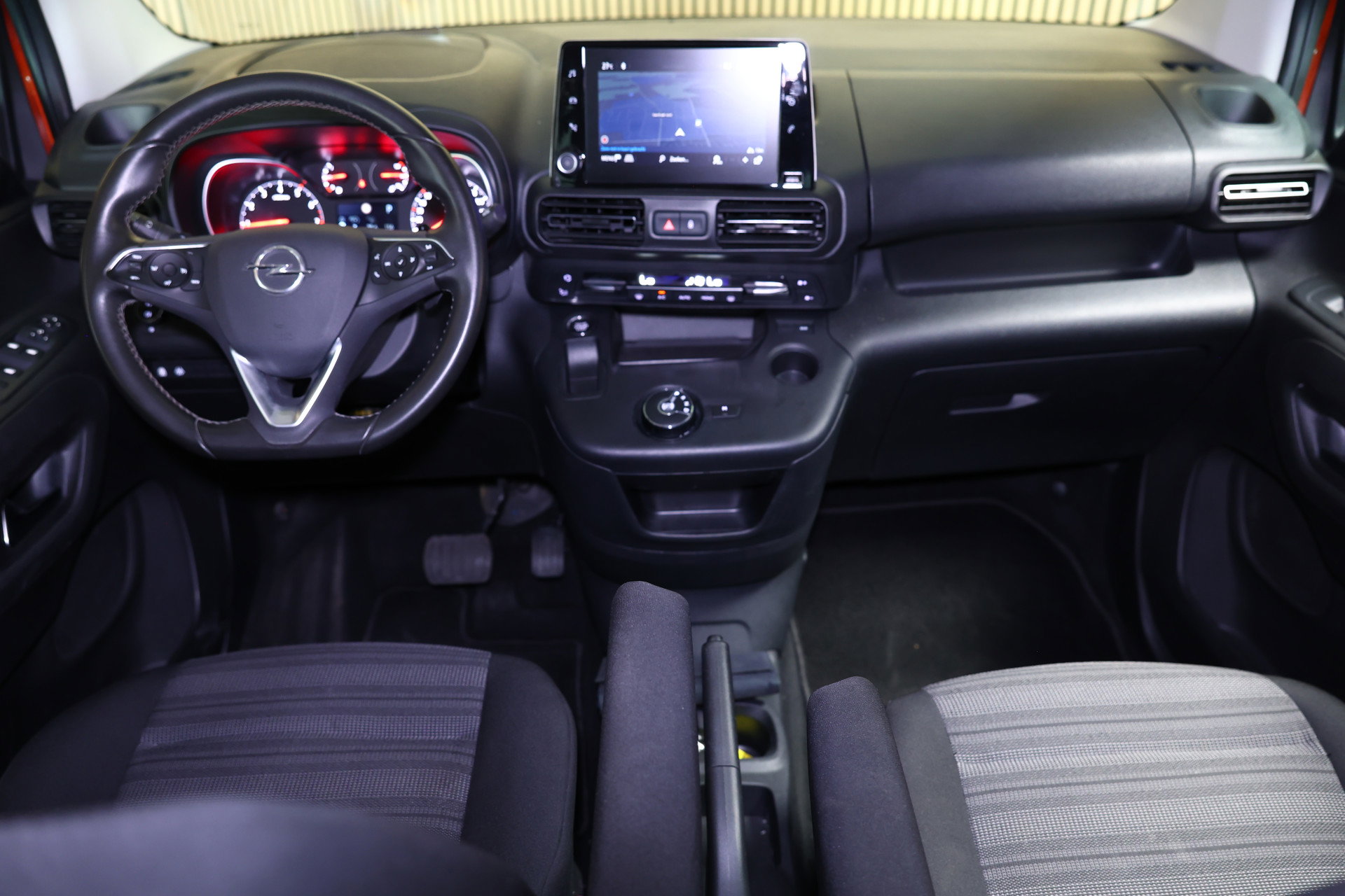 Opel Combo 1.2 Turbo Innovation XL 7pers AUTOM NAVI Carplay TREKH 360 Cam L2H1 '21 - foto 31