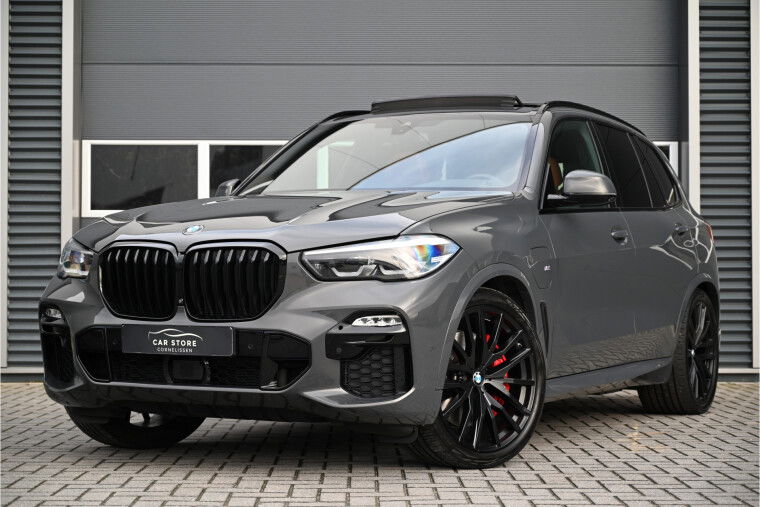 Foto van BMW X5 xDrive45e M-SPORT / PANO / INDIVIDUAL LEDER / CARBON / HARMAN KARDON / MEMORY / NL AUTO / DRAVIT