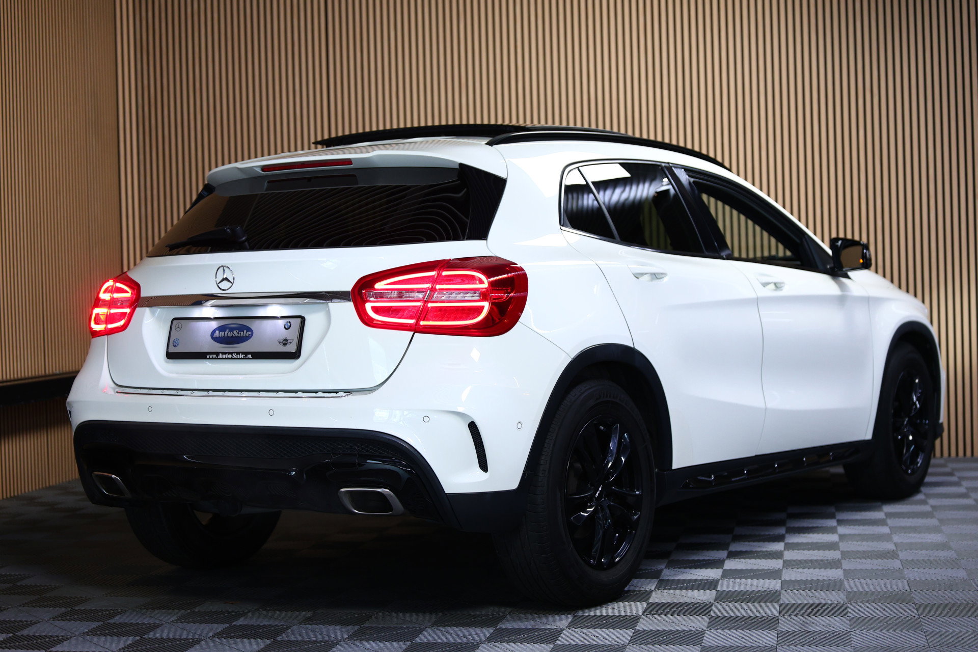 Mercedes-Benz GLA 250 AUTOM 63000km AMG PANODAK LED AFN-TRHAK "15 - foto 3