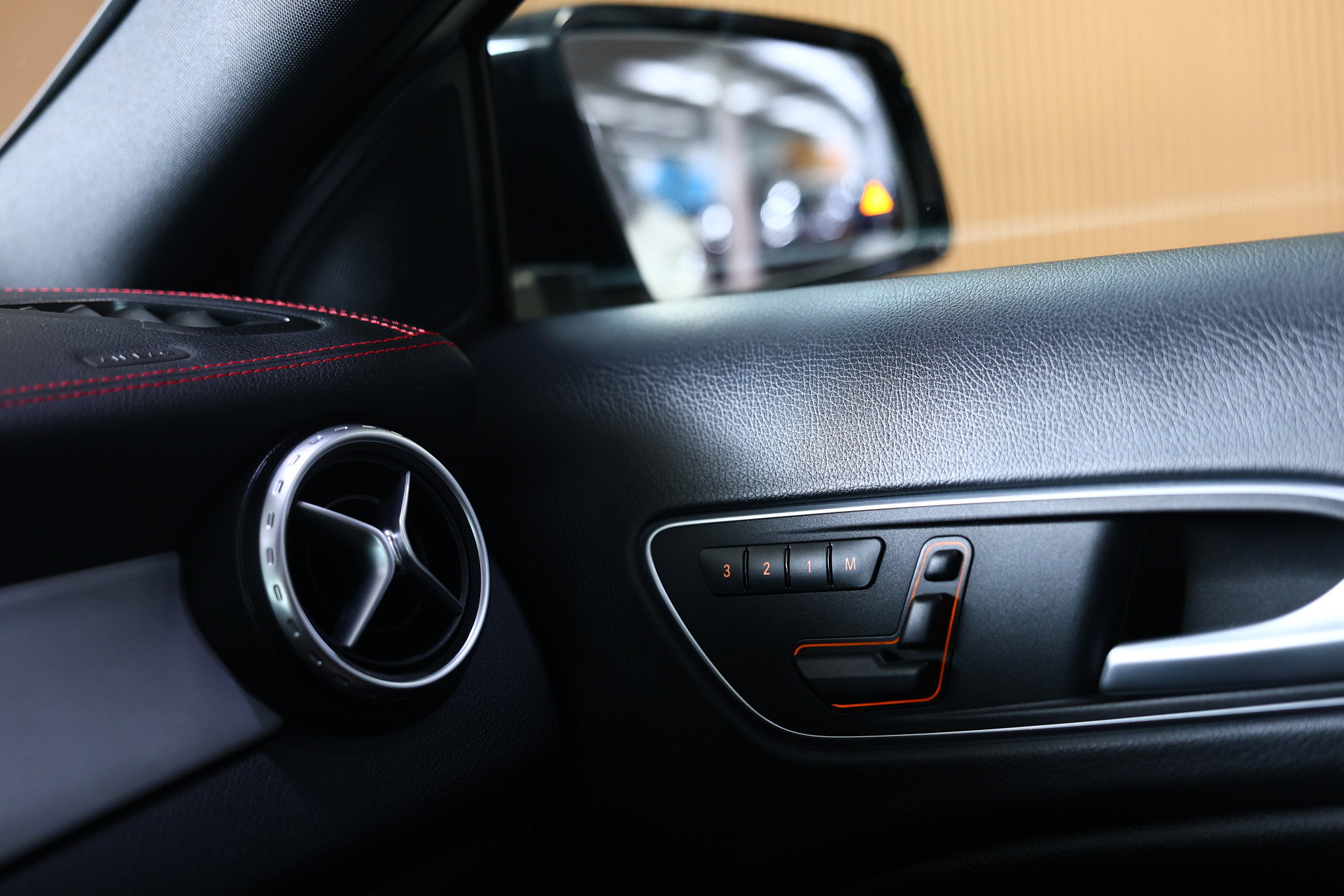 Mercedes-Benz GLA 250 AUTOM 63000km AMG PANODAK LED AFN-TRHAK "15 - foto 33