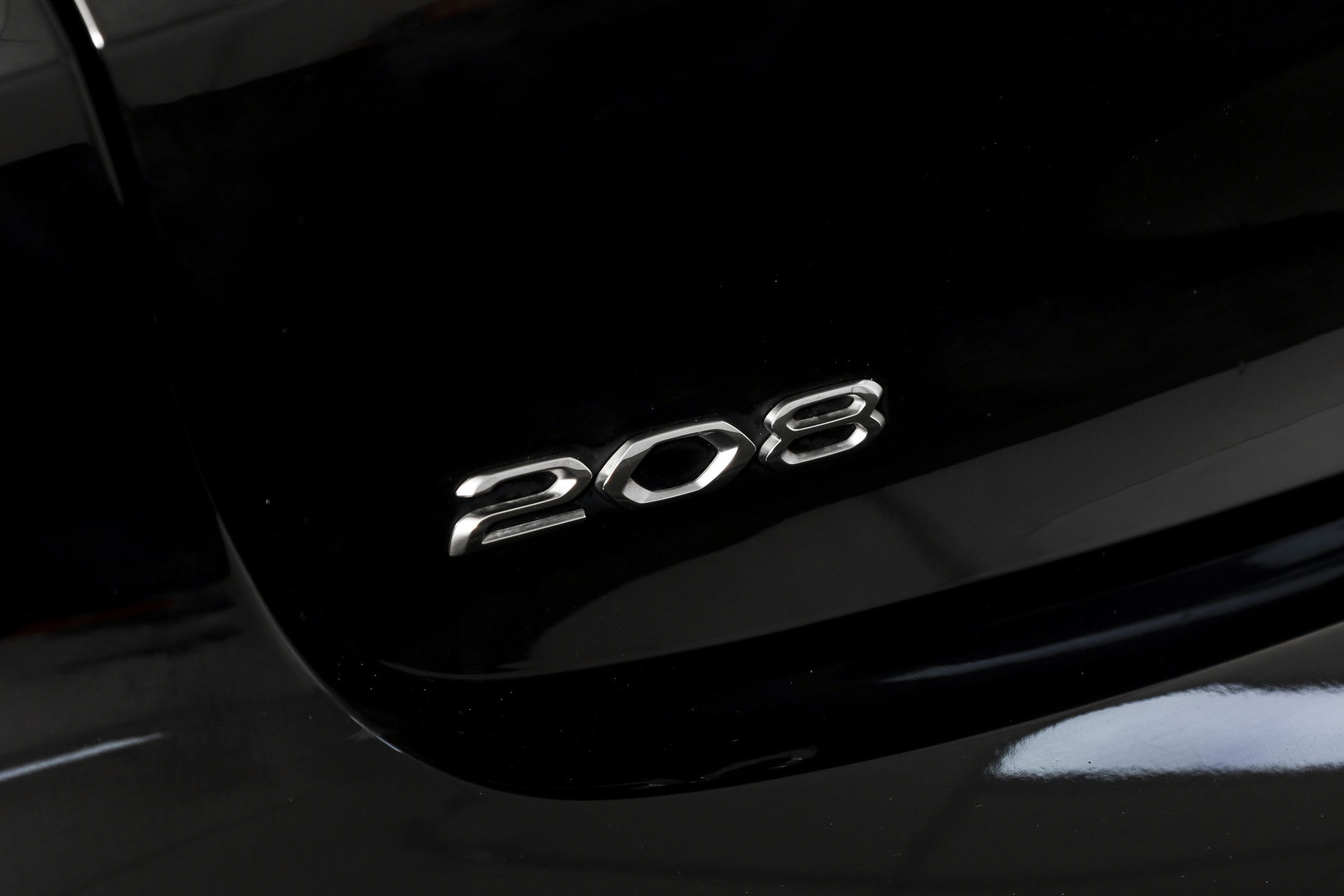 Peugeot - 208
