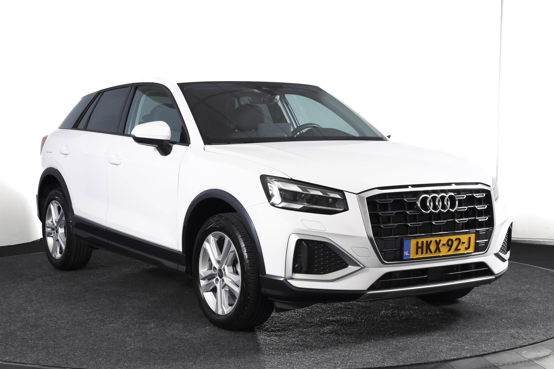 Audi - Q2