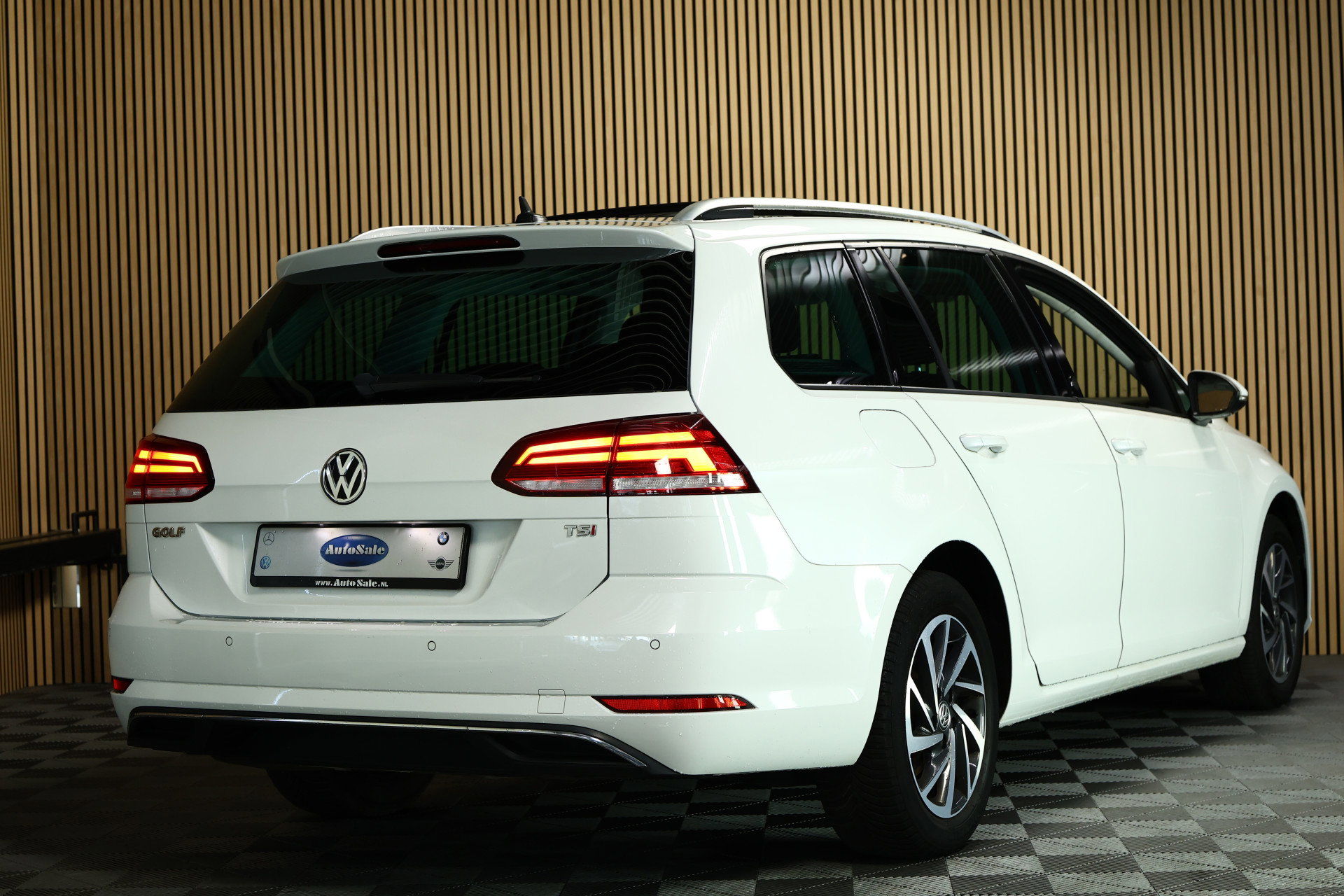 Volkswagen Variant 1.4 TSI Highline AUTOMAAT PANORAMADAK NAVI CARPLAY STOELVW "17 - foto 3