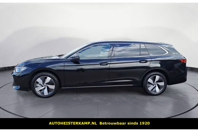 Volkswagen Passat Variant 2.0 TDI 150 PK Automaat Panorama-Schuifdak Massage ACC Trekhaak LED