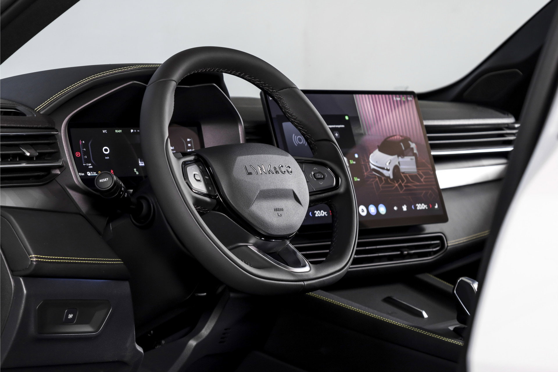 Lynk & Co - 01