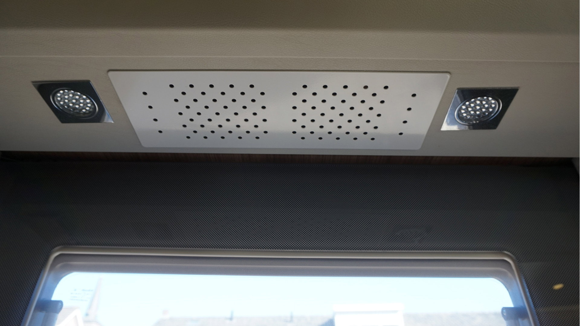 Adria CORAL S 670SL Automaat 150pk Airco Luchtvering Lengtebedden 5 zitplaatsen - foto 24