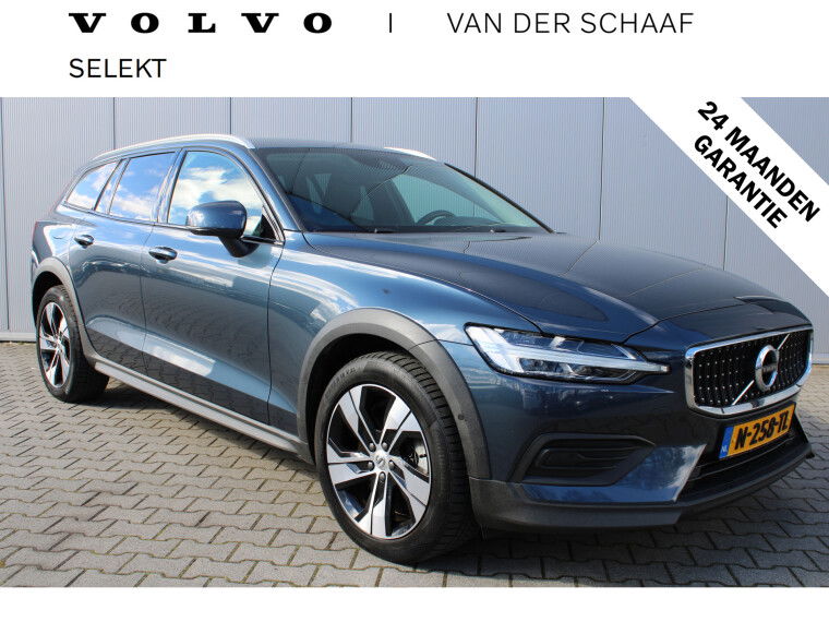 Foto van Volvo V60 Cross Country B5 AWD Pro