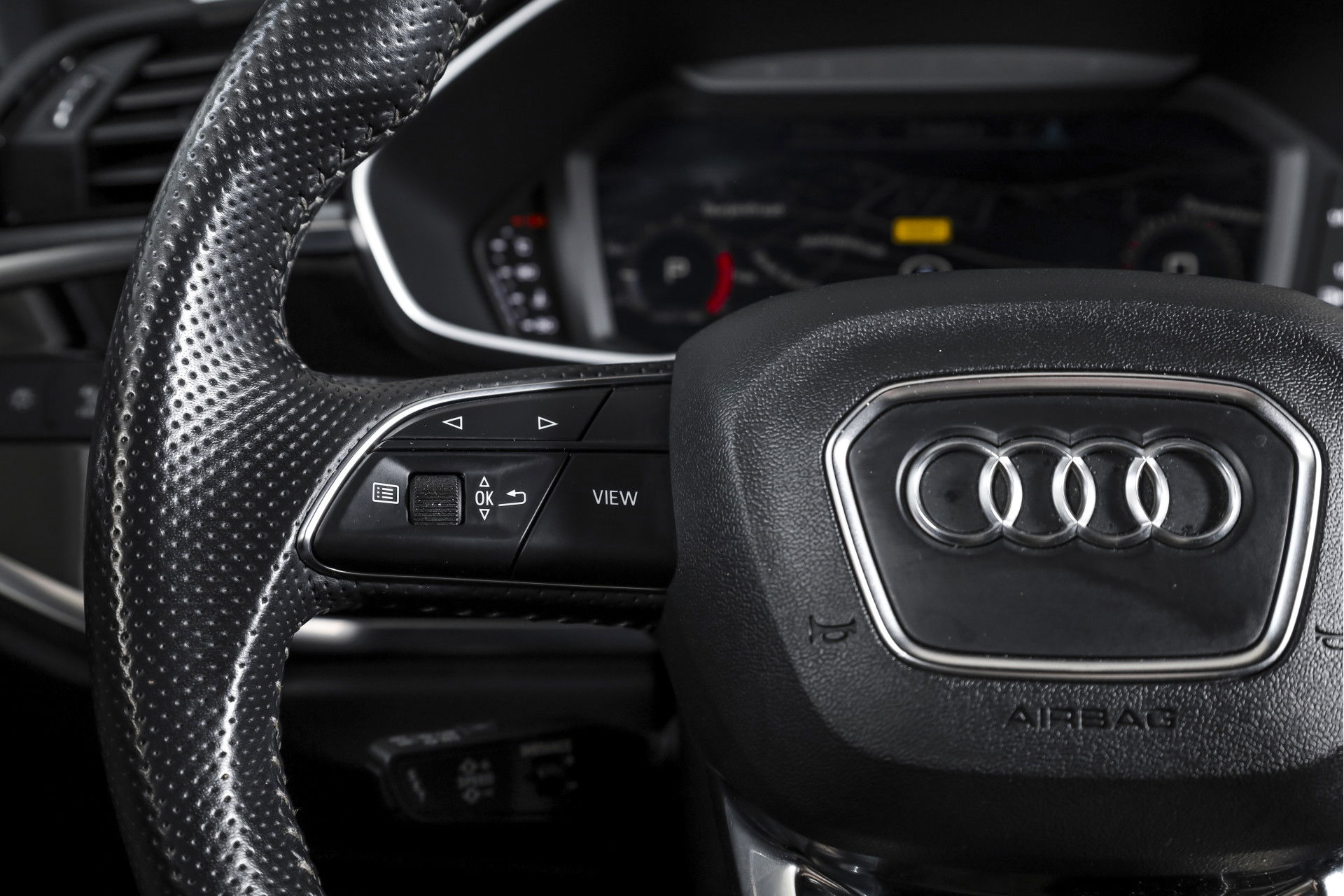 Audi - Q3