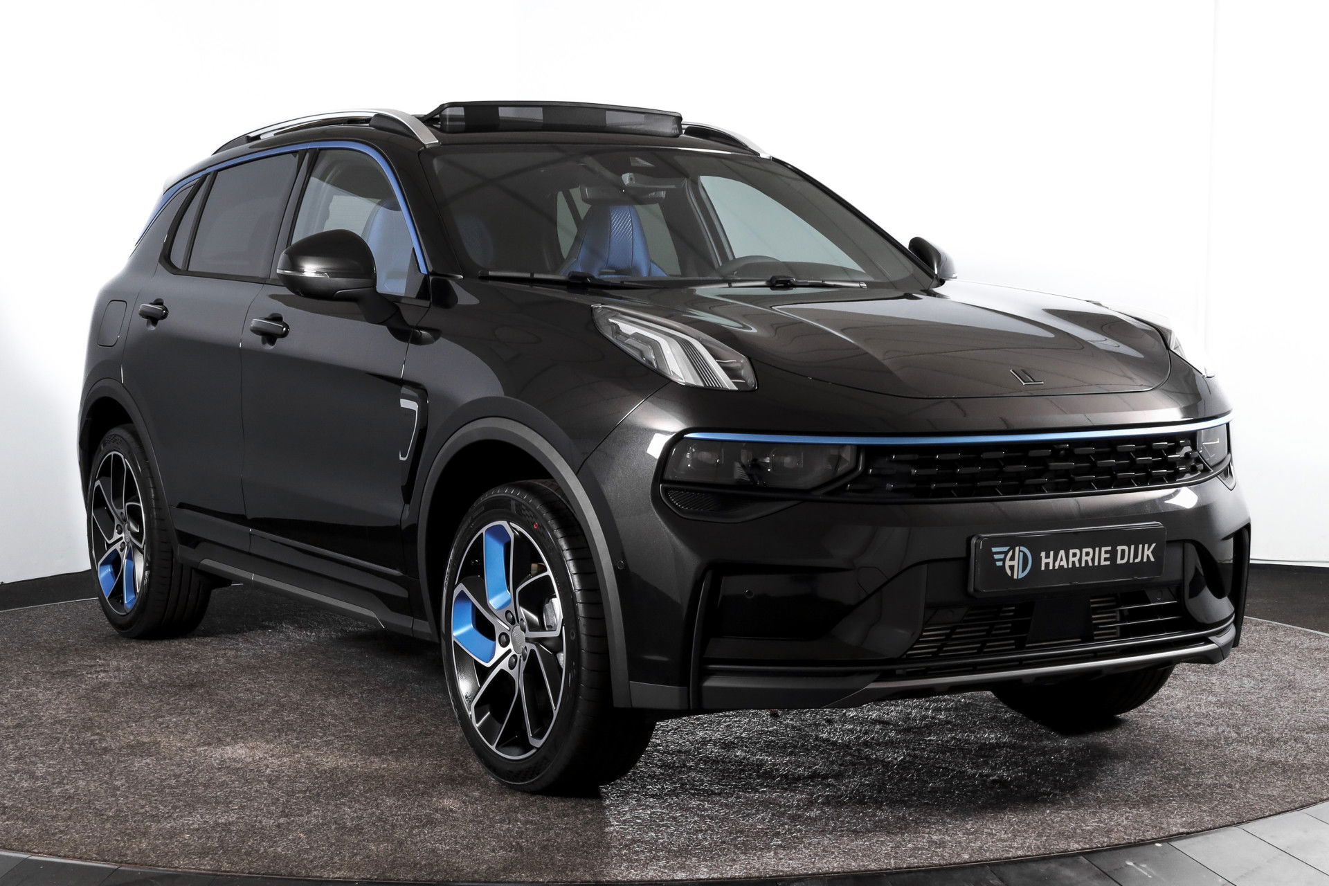 Lynk & Co - 01