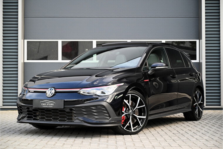 Foto van Volkswagen Golf 2.0 TSI GTI CLUBSPORT 300 PK / PANO / LEDER / IQ LIGHTS / STOELKOELING / CAMERA / MEMORY / ACC