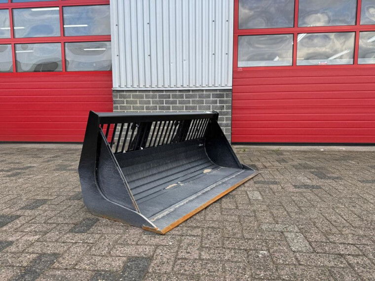 Foto van Giant Puinbak 160cm