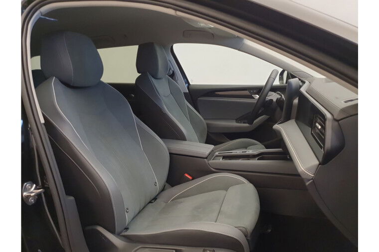 Volkswagen Passat Variant 1.5 eTSI 150pk DSG/AUT Business Wegklapbare trekhaak, ACC, Camera