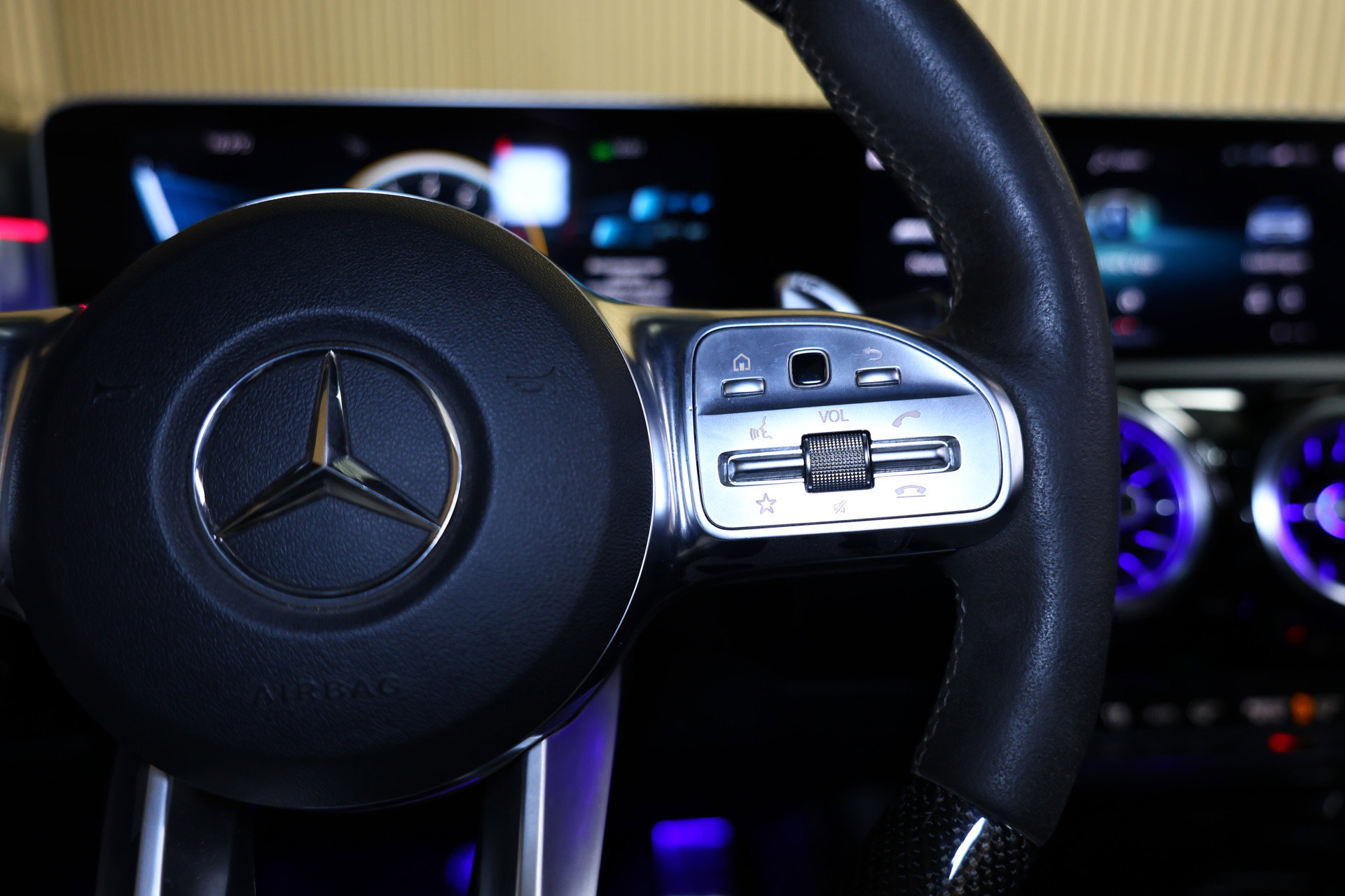 Mercedes-Benz AMG 35 4MATIC PANO NAVI CAMERA VIRTUAL CRUISE CLIMA SFEER STOELVW BT '19 - foto 22