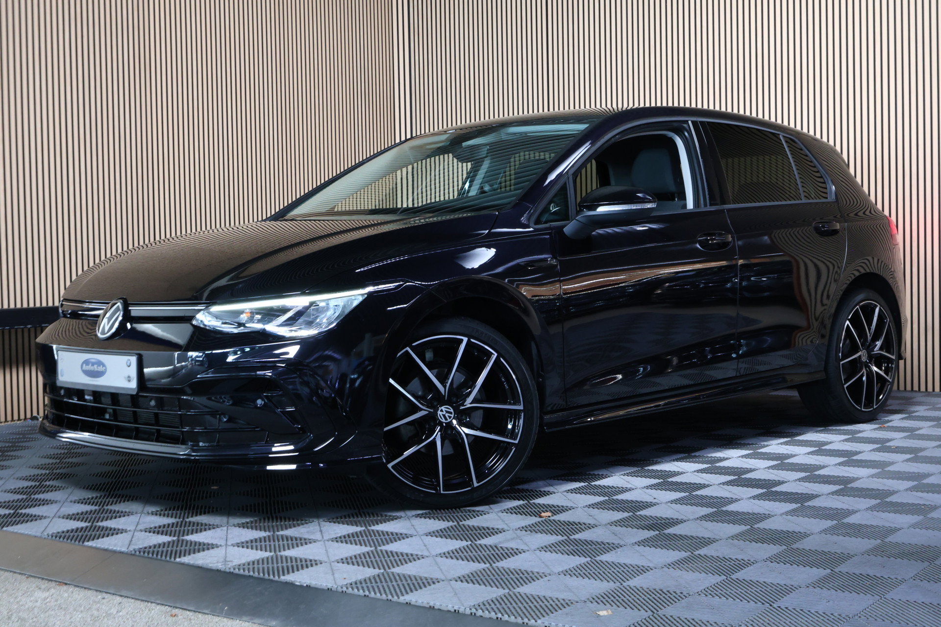 Volkswagen R line 1.0 eTsi AVM ACC CARPLAY CAMERA PDC '24 - foto 10