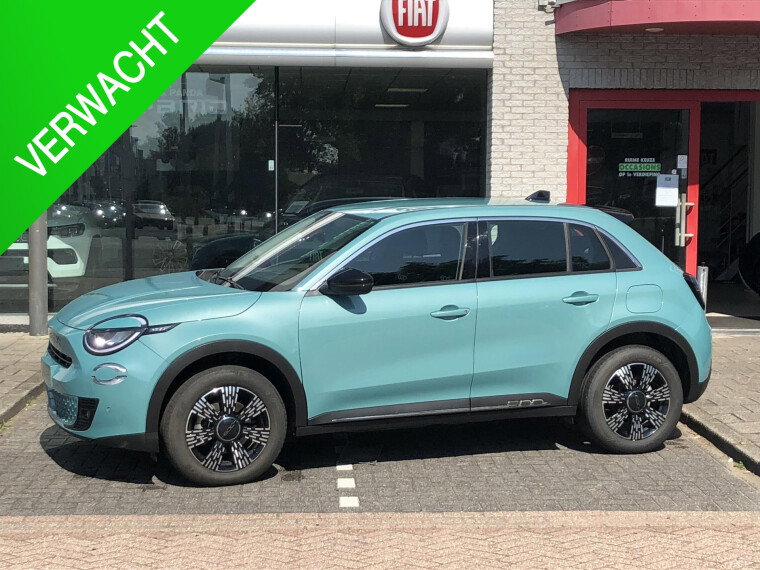 Foto van Fiat 600 1.2 145 PK Hybrid Icon