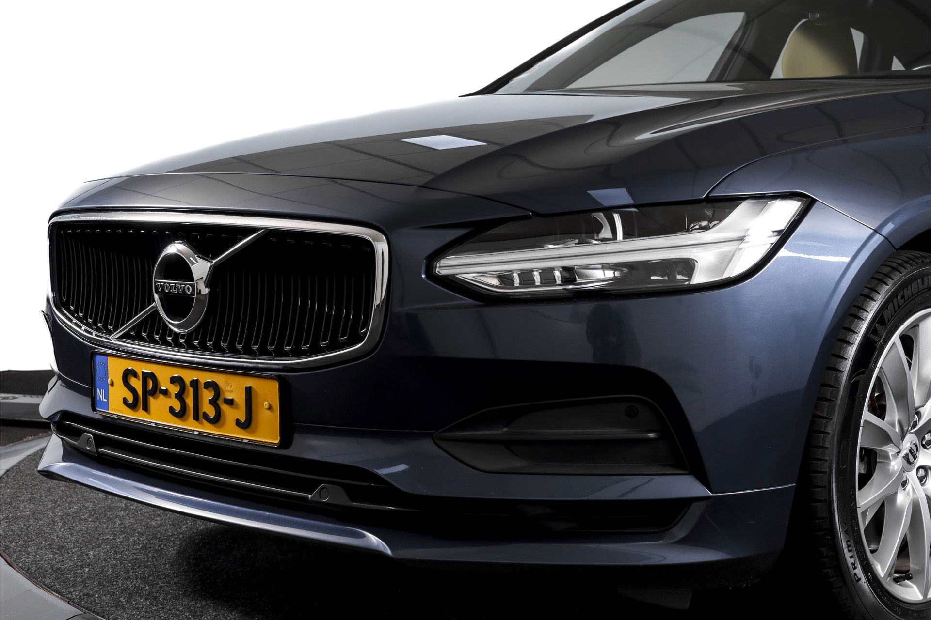 Volvo - S90