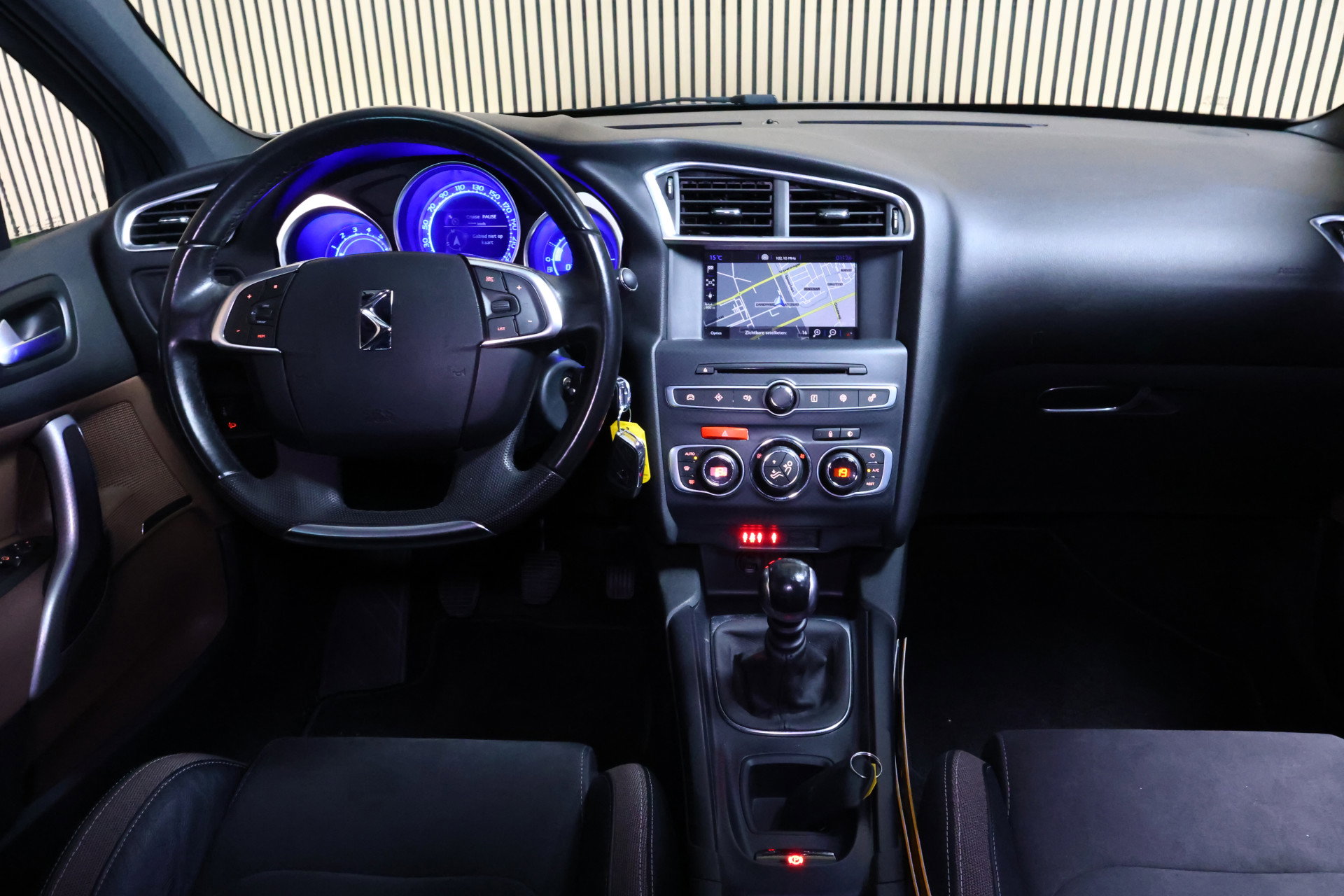 DS Crossback 1.2 PureTech Business AVM NAVI SLECHTS 27000KM CRUISE CLIMA PDC '16 - foto 2