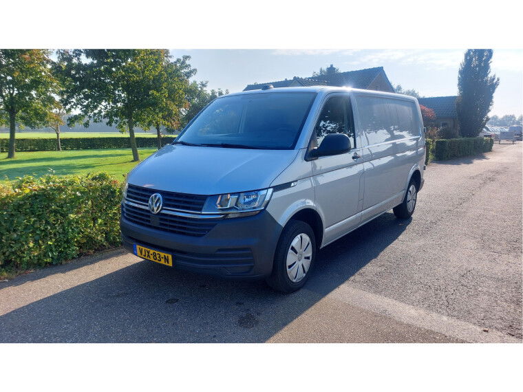 Foto van Volkswagen Transporter 2.0 TDI L2H1 28